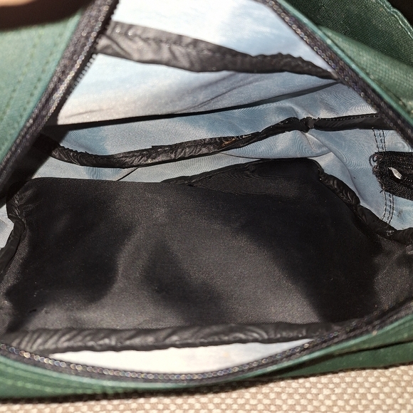 An Explorer fishing fanny pack. It's pre-owned but in great condition. - Picture 5 of 6